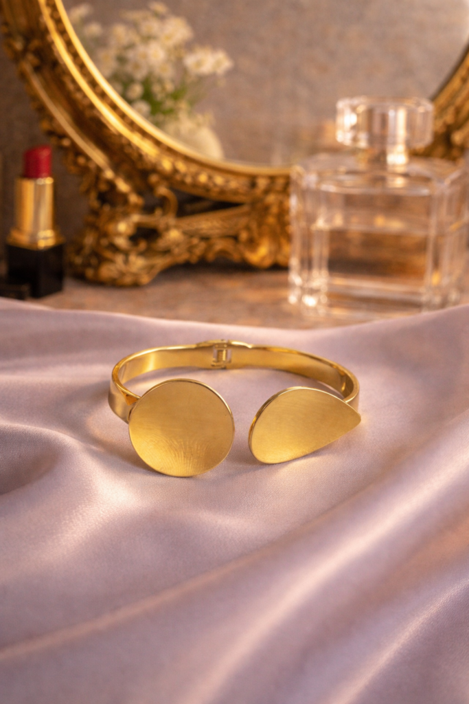 Luméra Luxury Jewellery- Oval petals bracelet