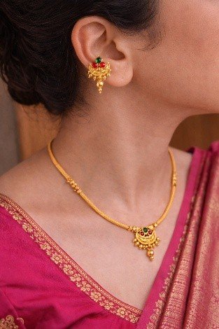 Chandrakore Chain Necklace Set – Traditional Gold Jewellery | Luméra Traditional gold Chandrakore chain necklace and earring set – Luméra
