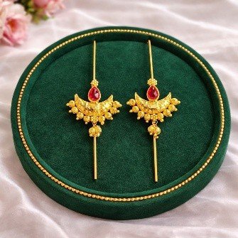Golden Ear Cuff Chandrakore – Gold Crescent Ruby Ear Cuff Earrings | Luméra Gold Chandrakore ear cuff earrings with ruby teardrop stone and crescent detailing – Luméra