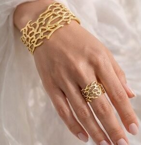 Gold branch lattice wide kada bracelet with matching ring by Lumera