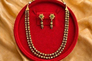 Green Square Mani Necklace – Gold Layered Traditional Necklace Set | Luméra Gold green square mani layered necklace – Luméra