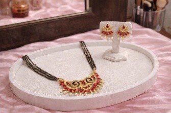 Pink Pendant Long Mangalsutra – Traditional Black Bead Mangalsutra Set | Luméra Long 4-line black bead mangalsutra with pink kundan pendant and matching earrings – Luméra