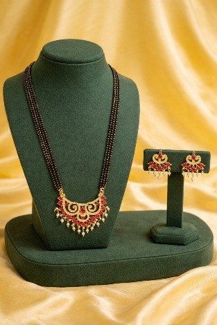 Pink Pendant Long Mangalsutra – Traditional Black Bead Mangalsutra Set | Luméra Long 4-line black bead mangalsutra with pink kundan pendant and matching earrings – Luméra